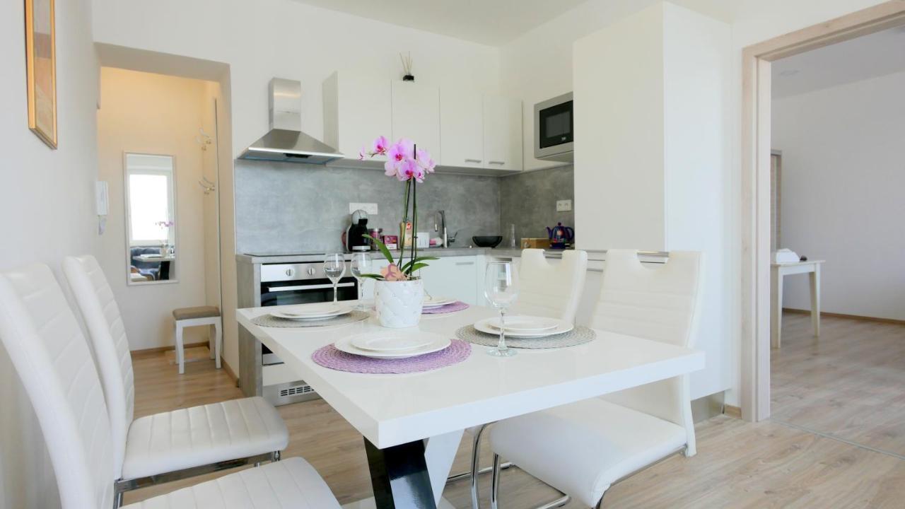 Apartman U Louckeho Klastera 2 Plus Kk Znojmo Ngoại thất bức ảnh